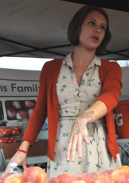 Sarah from Collins Family Orchards at Madrona Farmers Market. Copyright Zachary D. Lyons.